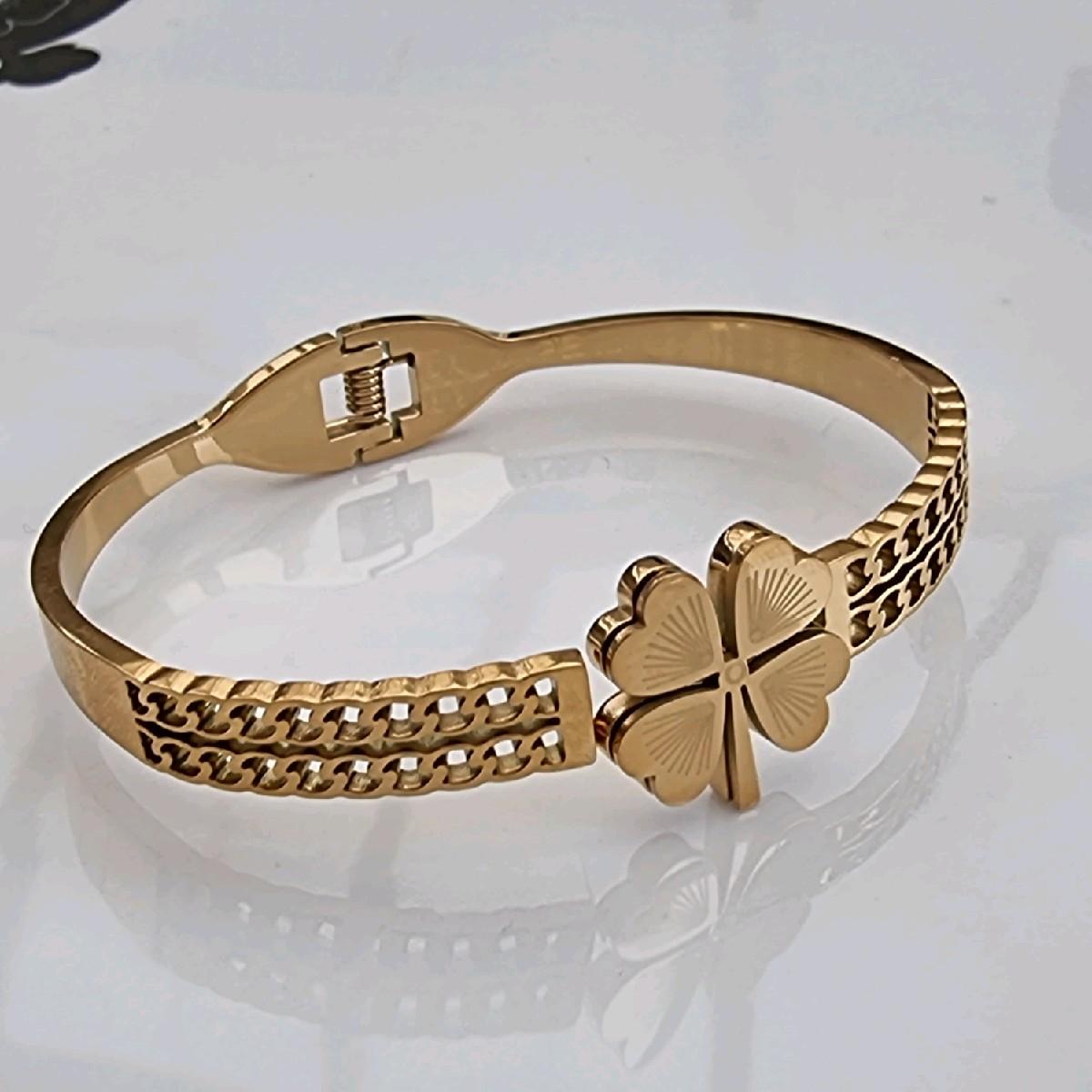 18k Gold Plated Beautiful Four Hearts Floral Clover Bangle Stainless Steel